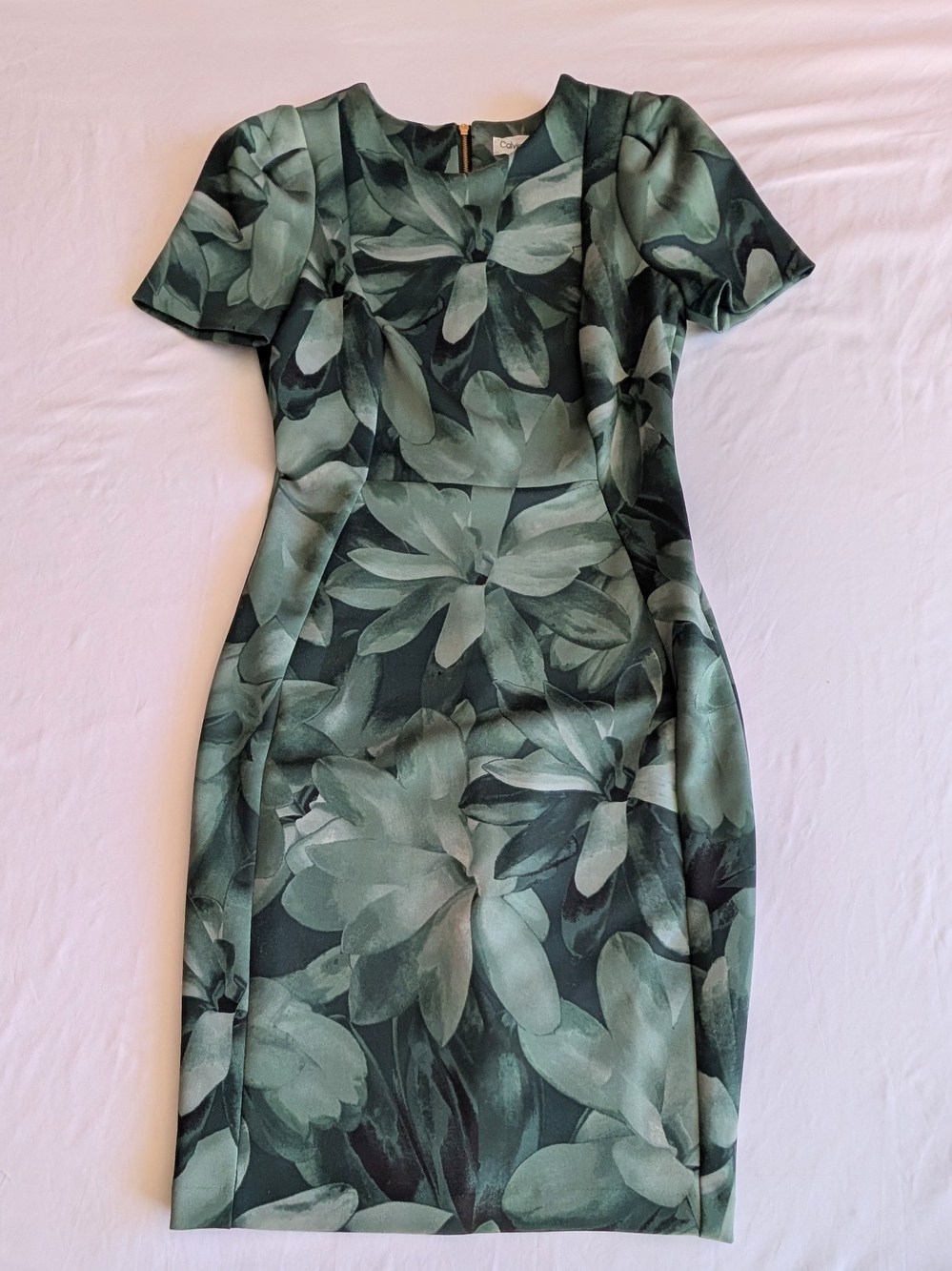 Chic Floral Sheath Dress in Green